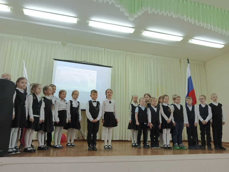 Ежегодный  конкурс «Битва хоров» среди 1-х  классов..